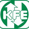 Grünes und weißes Logo mit den Buchstaben KFE zwischen zwei entgegengesetzt gerichteten Pfeilen